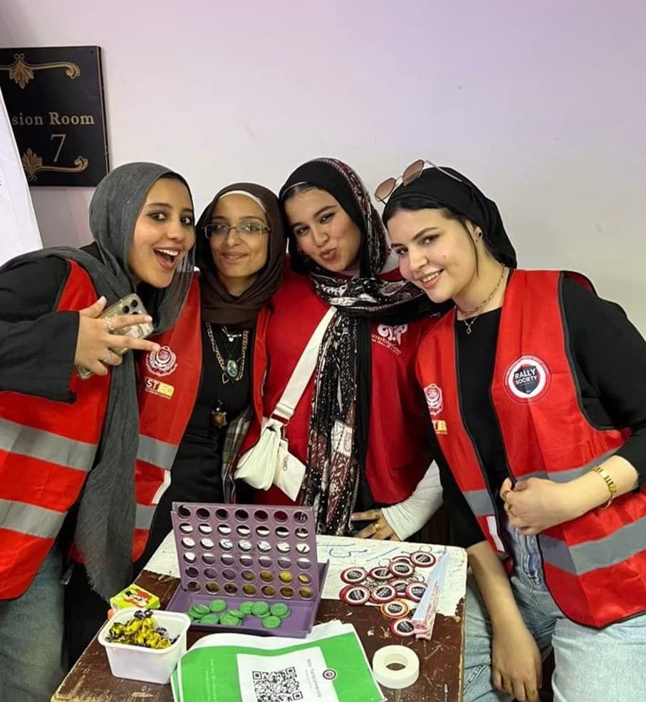 Rally Tanta volunteers at an on-campus activity